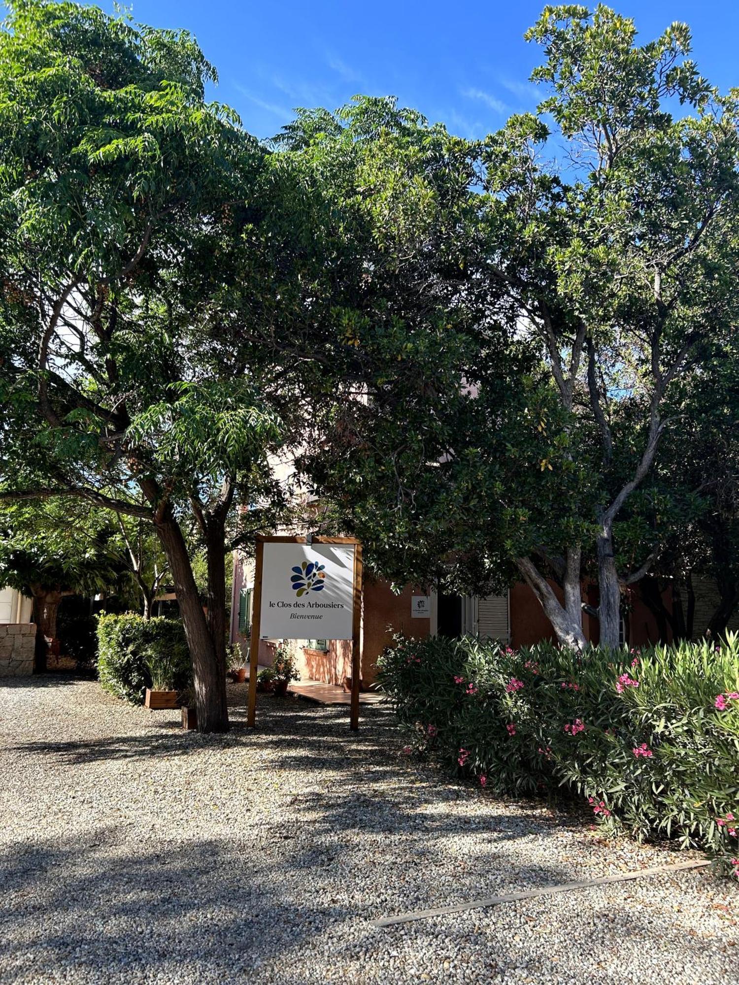 Le Clos Des Arbousiers Linguizzetta Exterior photo